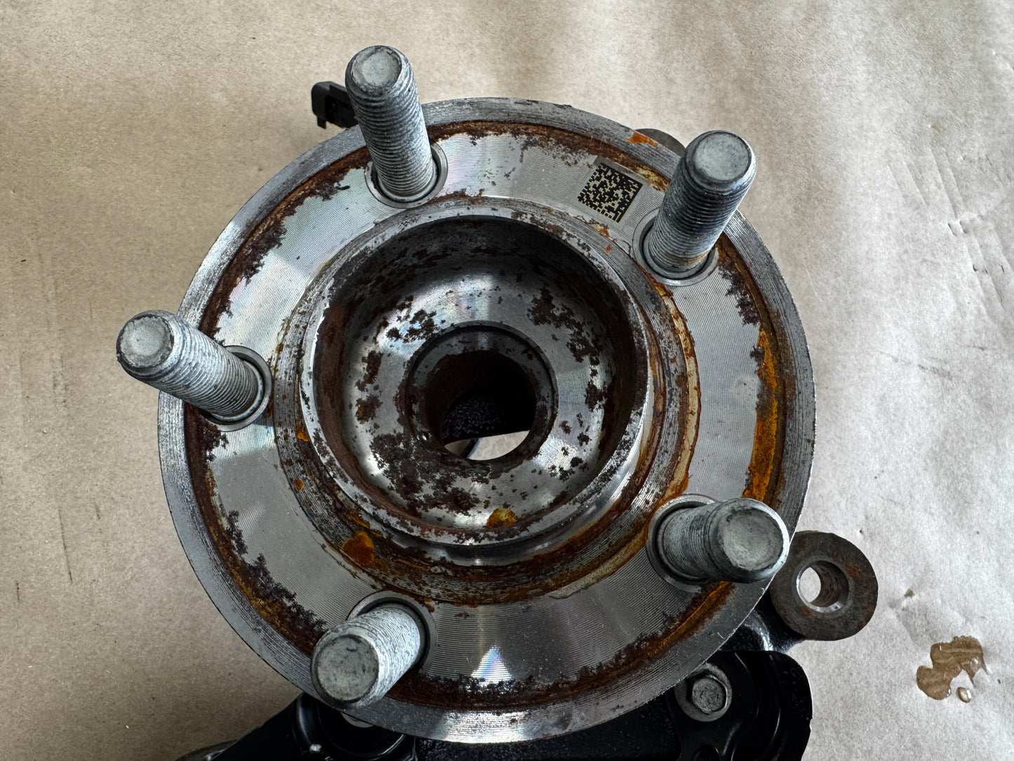 2024-2026 Mustang GT LH Driver Side Front Spindle Knuckle Hub Low Mileage - OEM