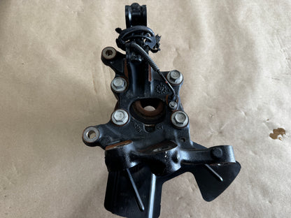 2024-2026 Mustang GT LH Driver Side Front Spindle Knuckle Hub Low Mileage - OEM