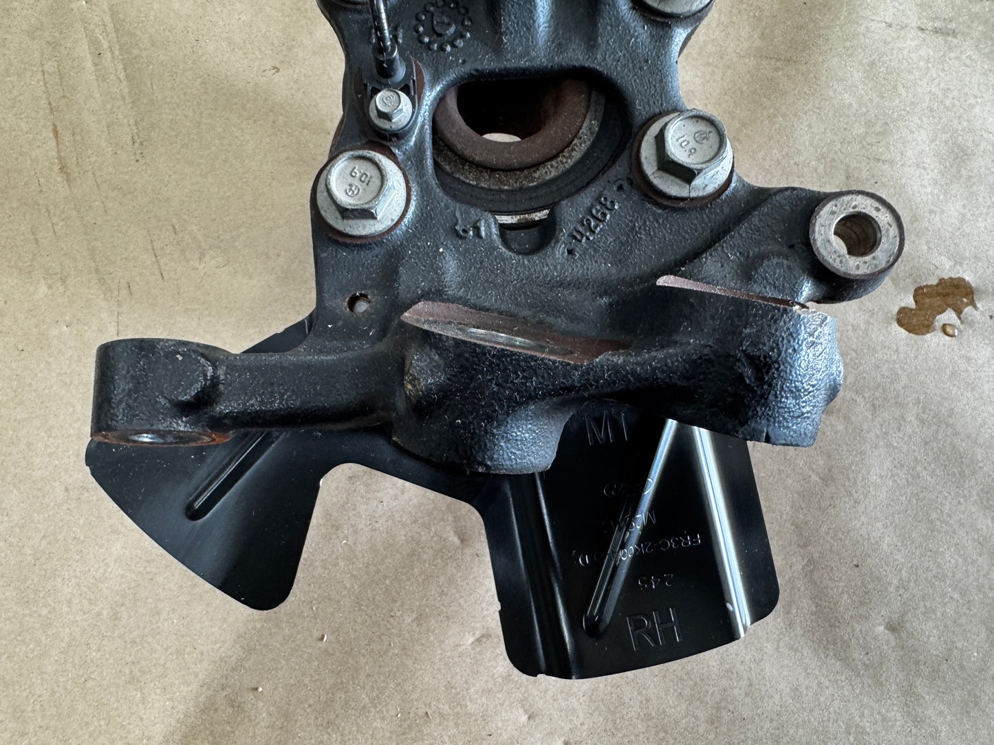 2024-2026 Mustang GT RH Passenger Side Front Spindle Knuckle Hub Low Mileage