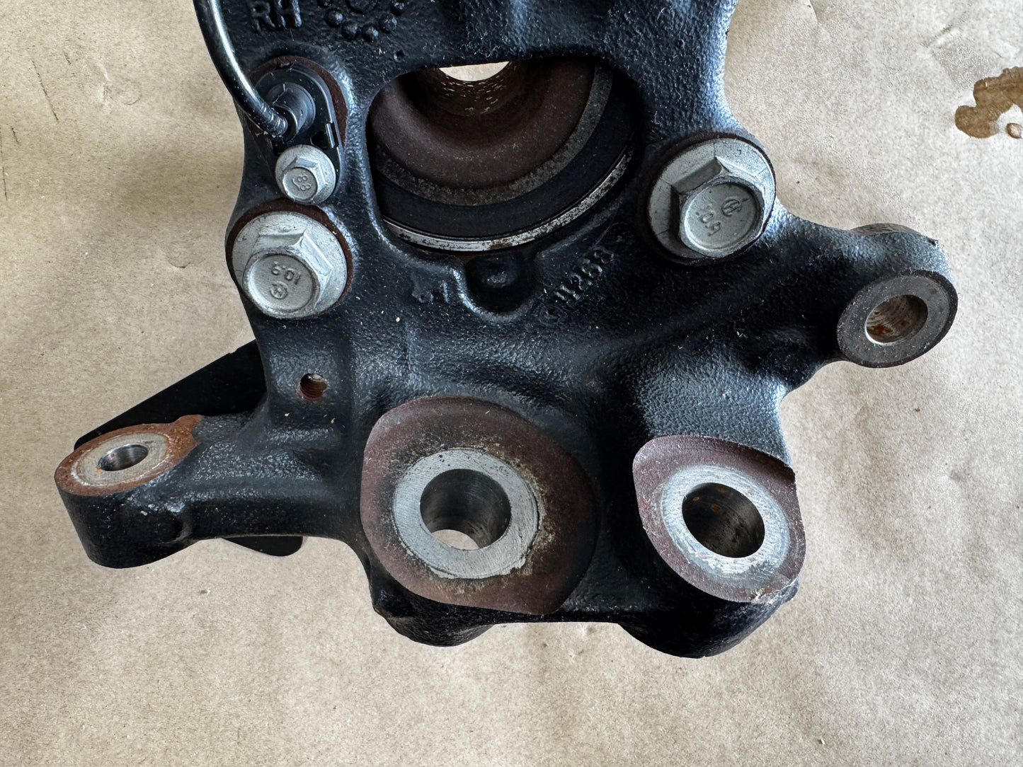2024-2026 Mustang GT RH Passenger Side Front Spindle Knuckle Hub Low Mileage