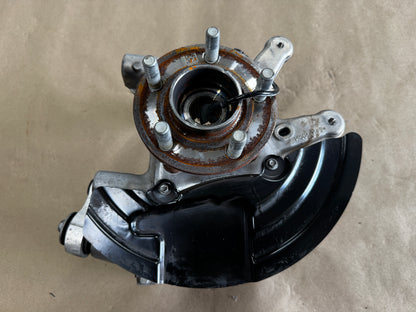 2024-2026 Ford Mustang GT RH Passenger Side Rear Spindle Knuckle Hub - OEM
