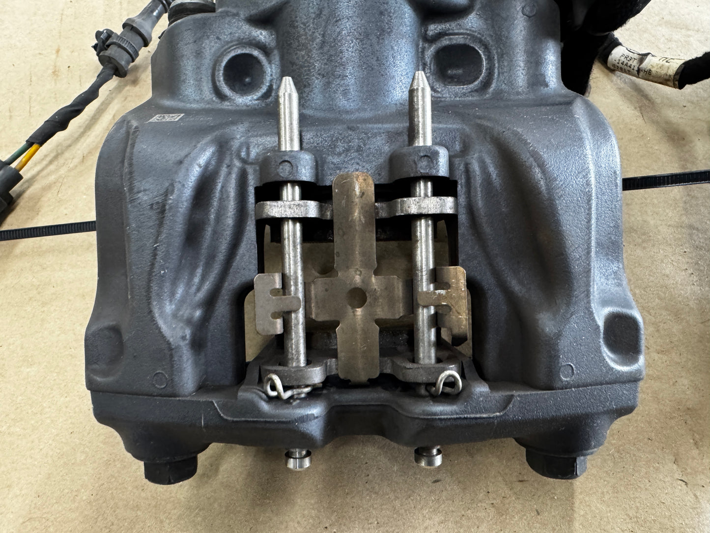 2024-2026 Ford Mustang GT Rear RH LH Pair Electric Emergency Brake Caliper 9k Mi