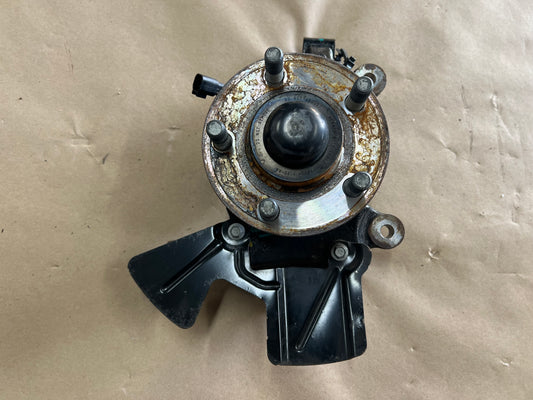 2015-2020 Ford Mustang 5.0L GT LH Driver Side Front Spindle Knuckle Hub PP1