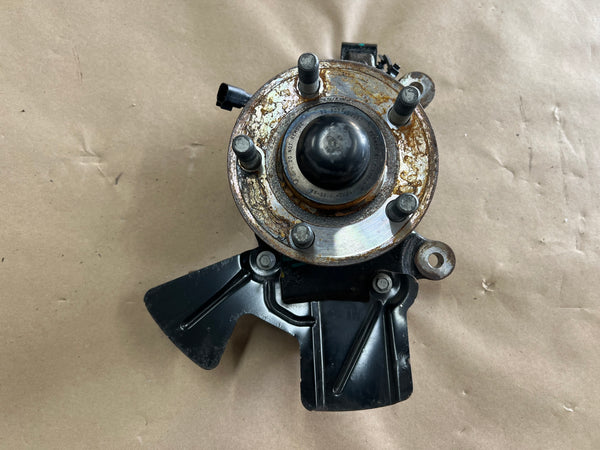 2015-2020 Ford Mustang 5.0L GT LH Driver Side Front Spindle Knuckle Hub PP1