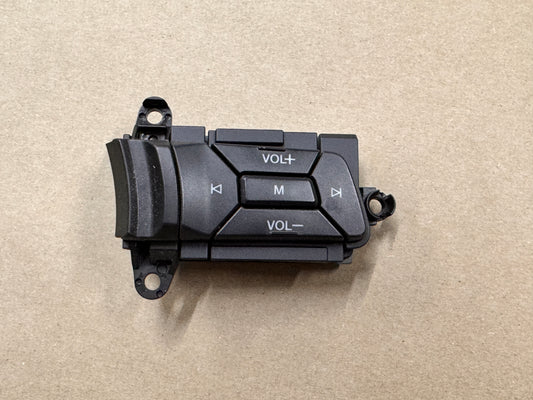 2015-2017 Ford Mustang GT RH Wheel Steering Button Volume Mute Search - OEM