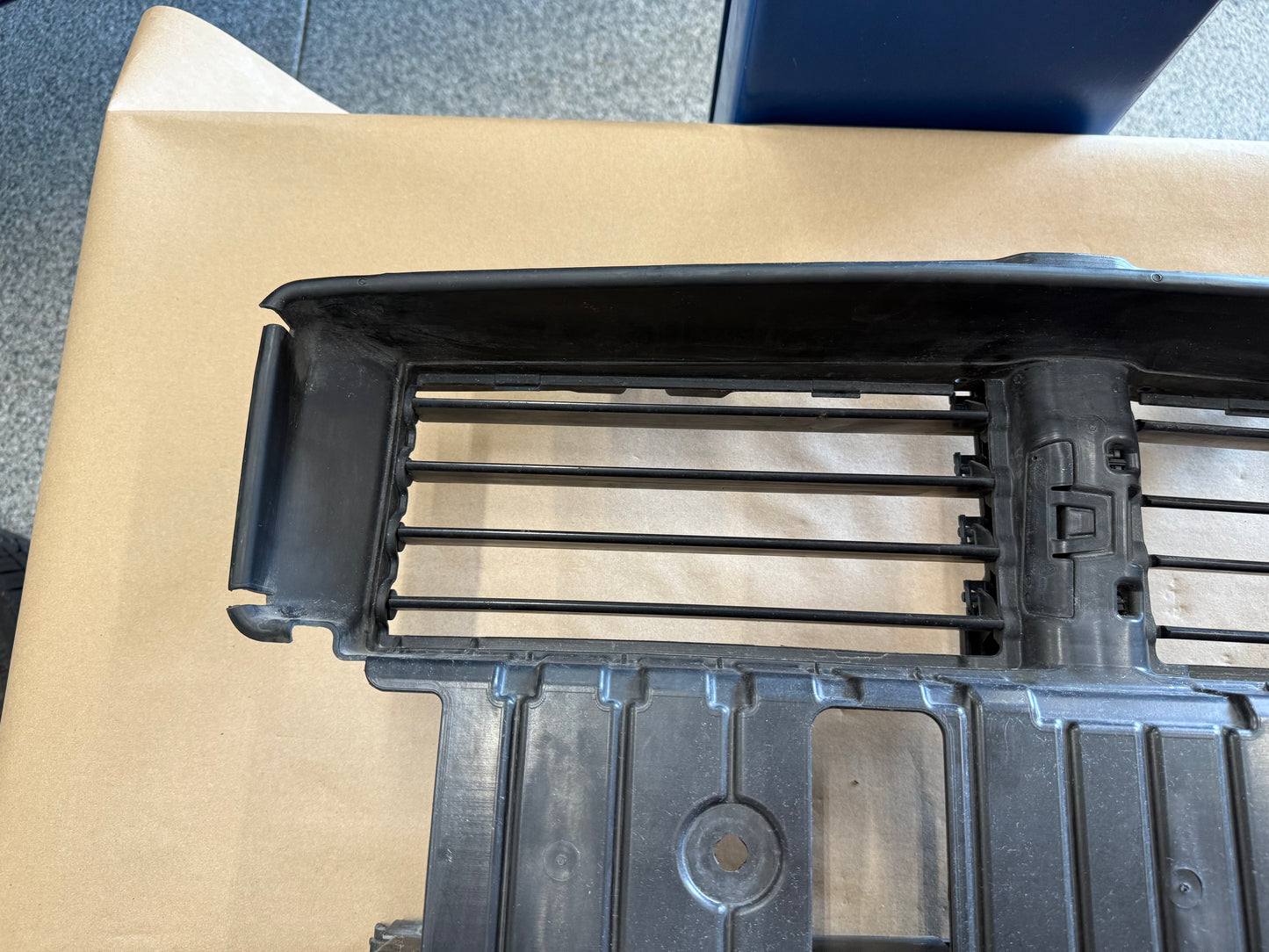 2018-2023 Ford Mustang GT Radiator Air Shutter Grille Assembly