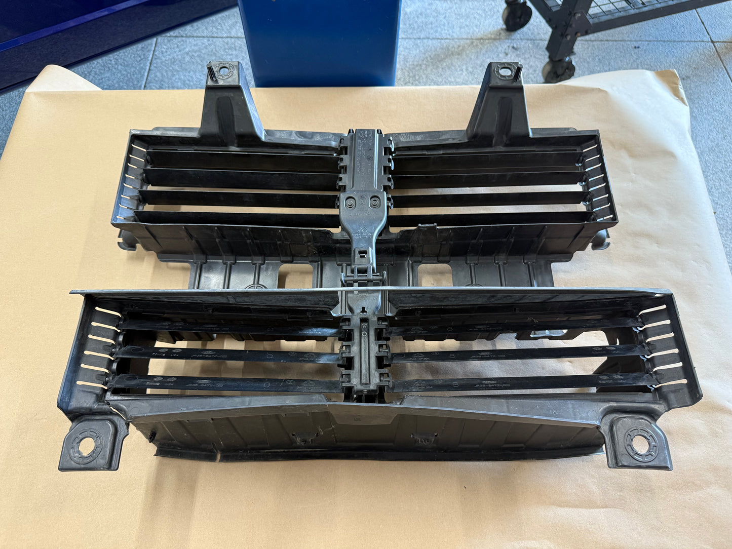 2018-2023 Ford Mustang GT Radiator Air Shutter Grille Assembly