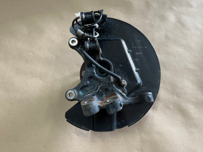 2015-2020 Ford Mustang 5.0L GT LH Driver Side Front Spindle Knuckle Hub
