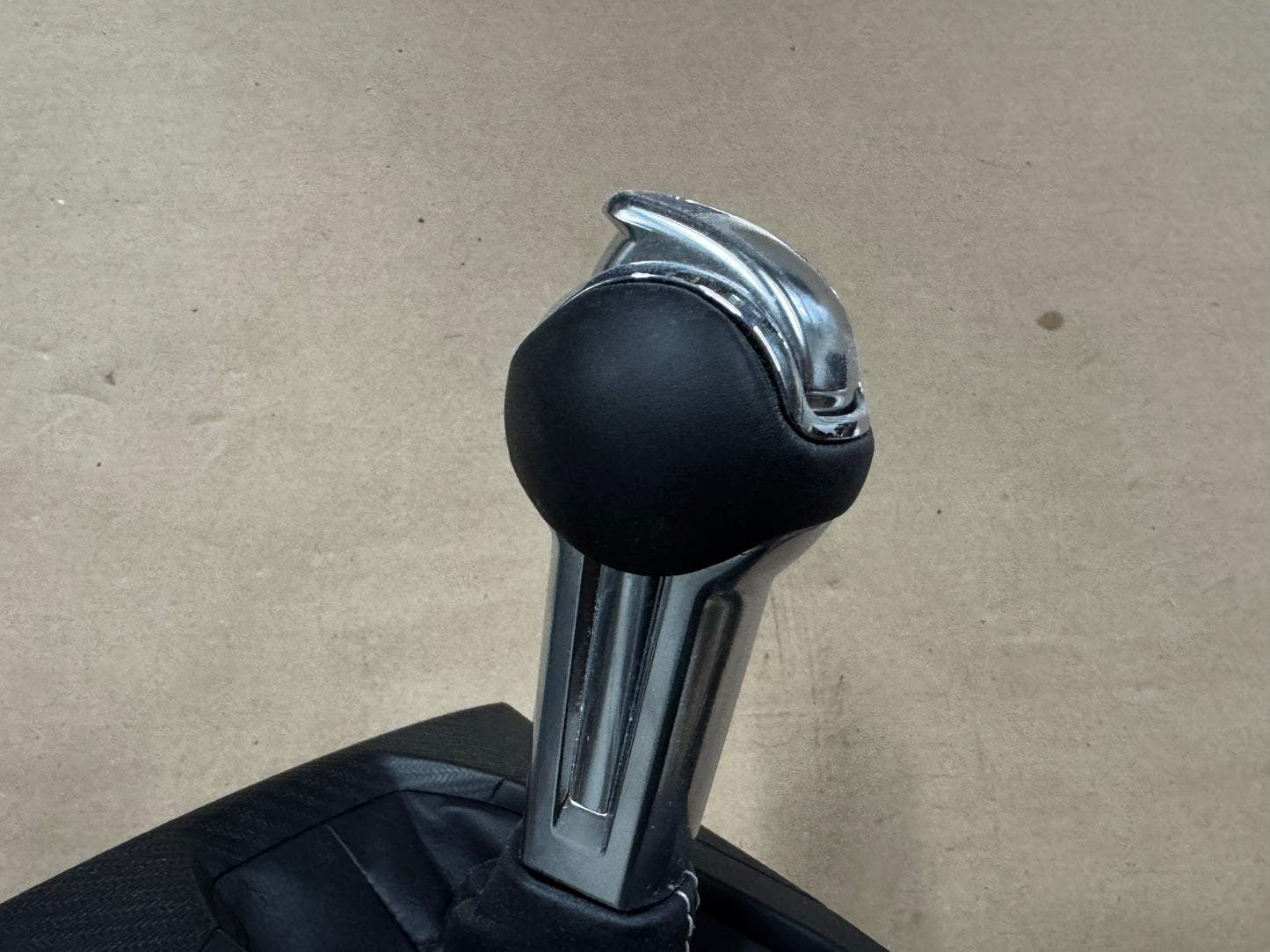 2024 Ford Mustang GT 5.0 10R80 Automatic Shifter Assembly - OEM