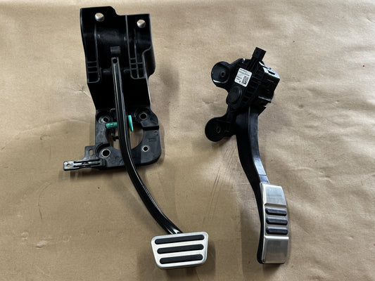 2024 Ford Mustang GT Automatic Brake Pedal Assembly Accelerator Pedals