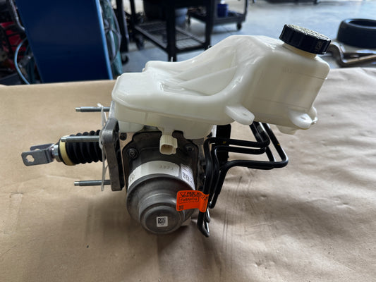 2024 Ford Mustang GT 5.0 Brake Booster Master Cylinder Automatic - OEM