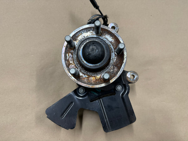 2015-2020 Ford Mustang 5.0L GT LH Driver Side Front Spindle Knuckle Hub PP1