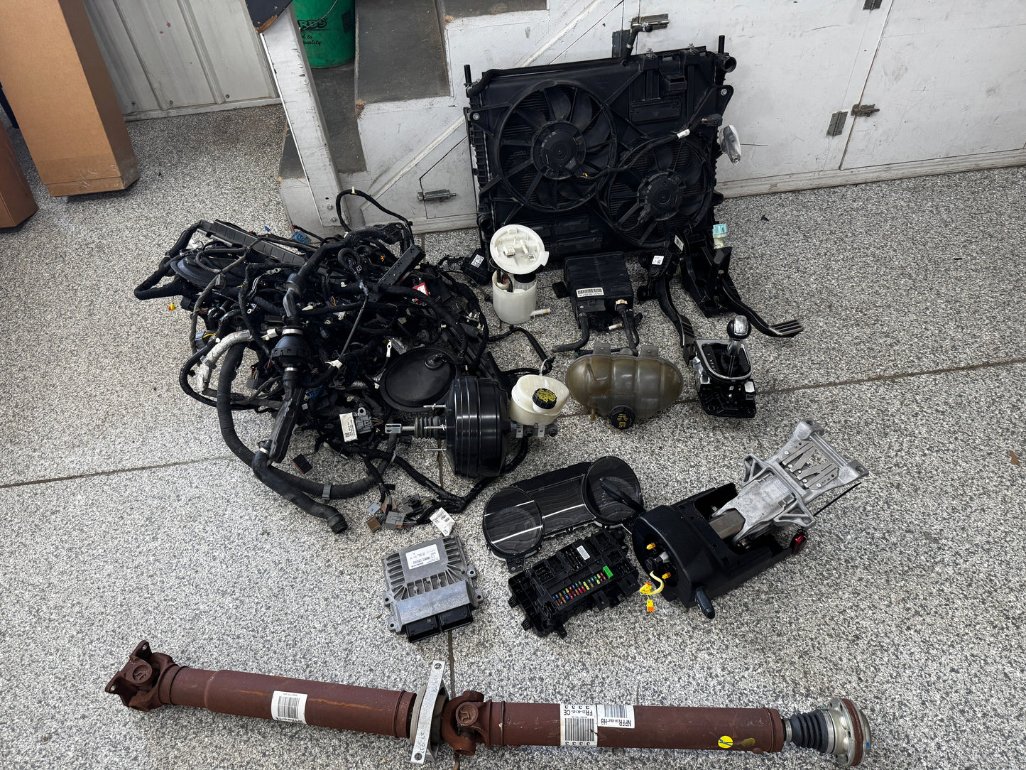 2015 Mustang 5.0 Coyote Gen 2 Engine Drivetrain 6R80 Auto Transmission