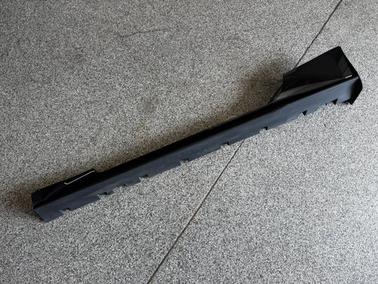 2024-2026 Ford Mustang GT LH Driver Side Skirt Molding "HY" - OEM
