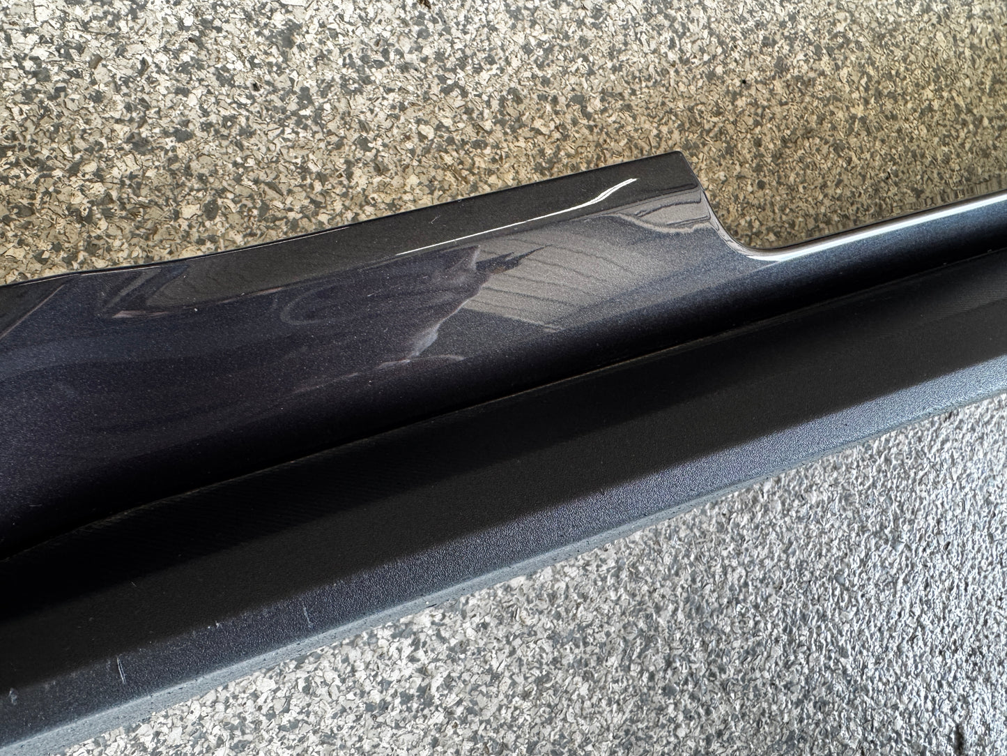 2024-2026 Ford Mustang GT LH Driver Side Skirt Molding "HY" - OEM