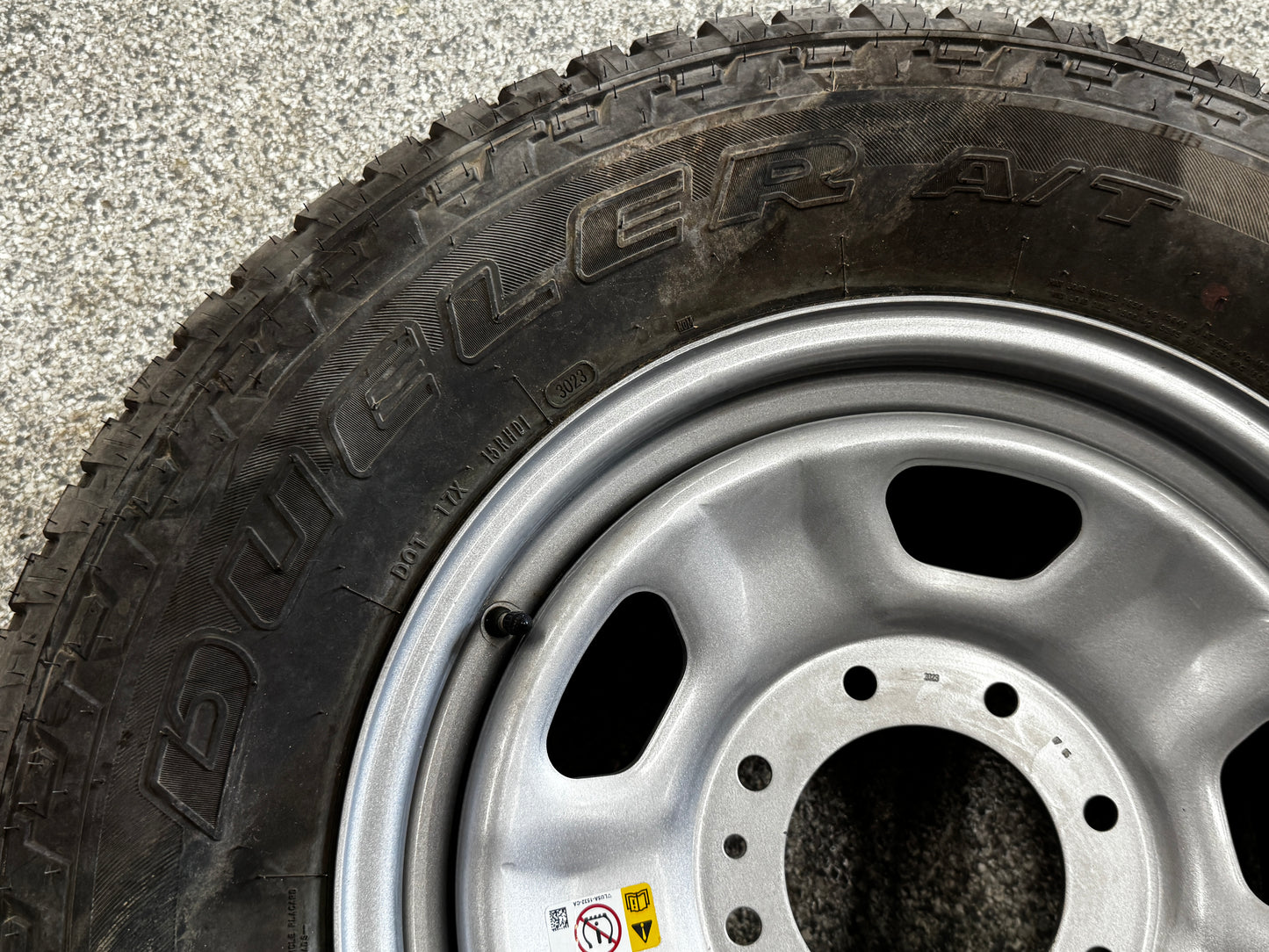 2023-2025 Ford F-250 F-350 Super Duty Spare Tire Bridgestone 275/70/18