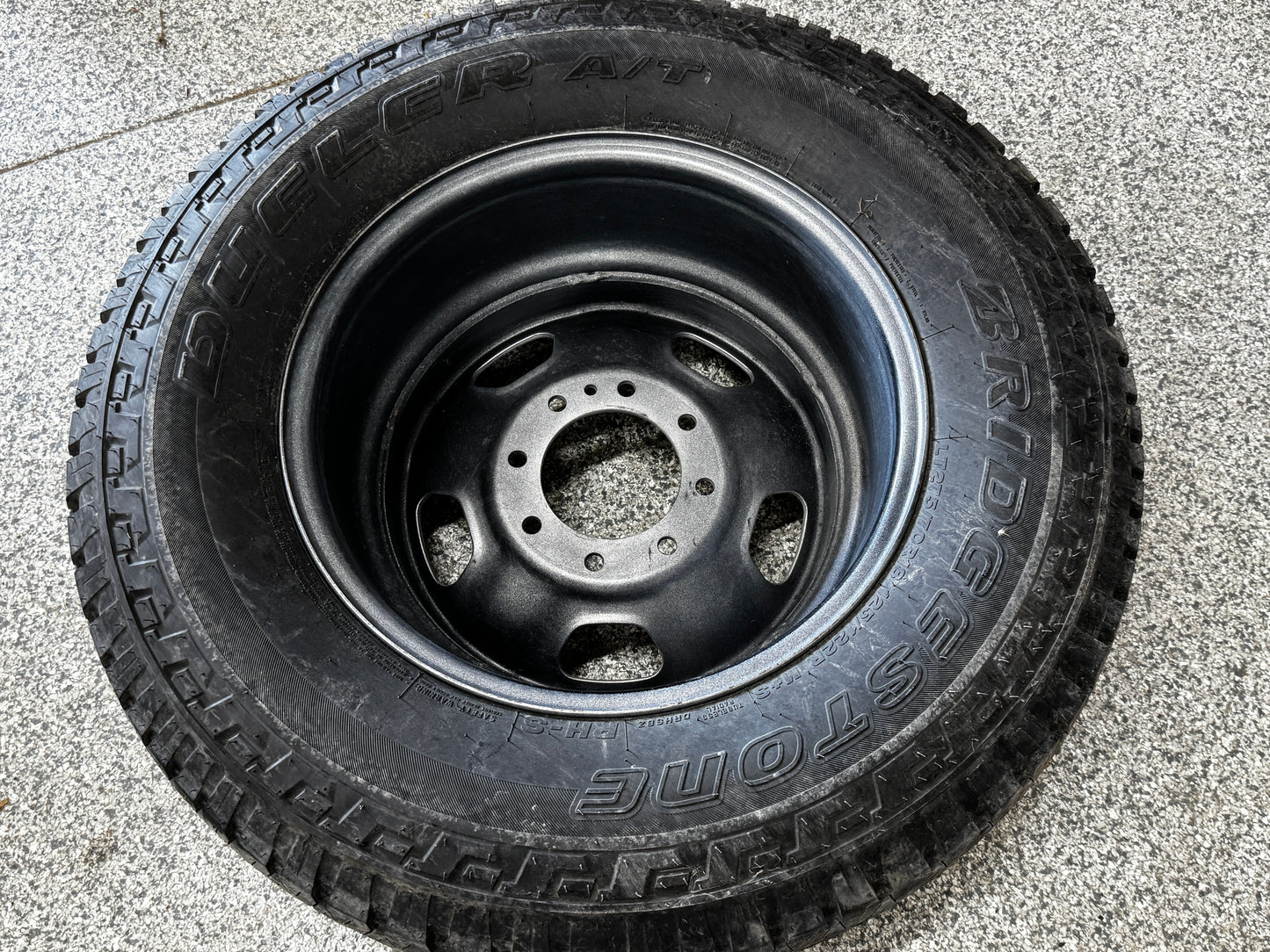 2023-2025 Ford F-250 F-350 Super Duty Spare Tire Bridgestone 275/70/18