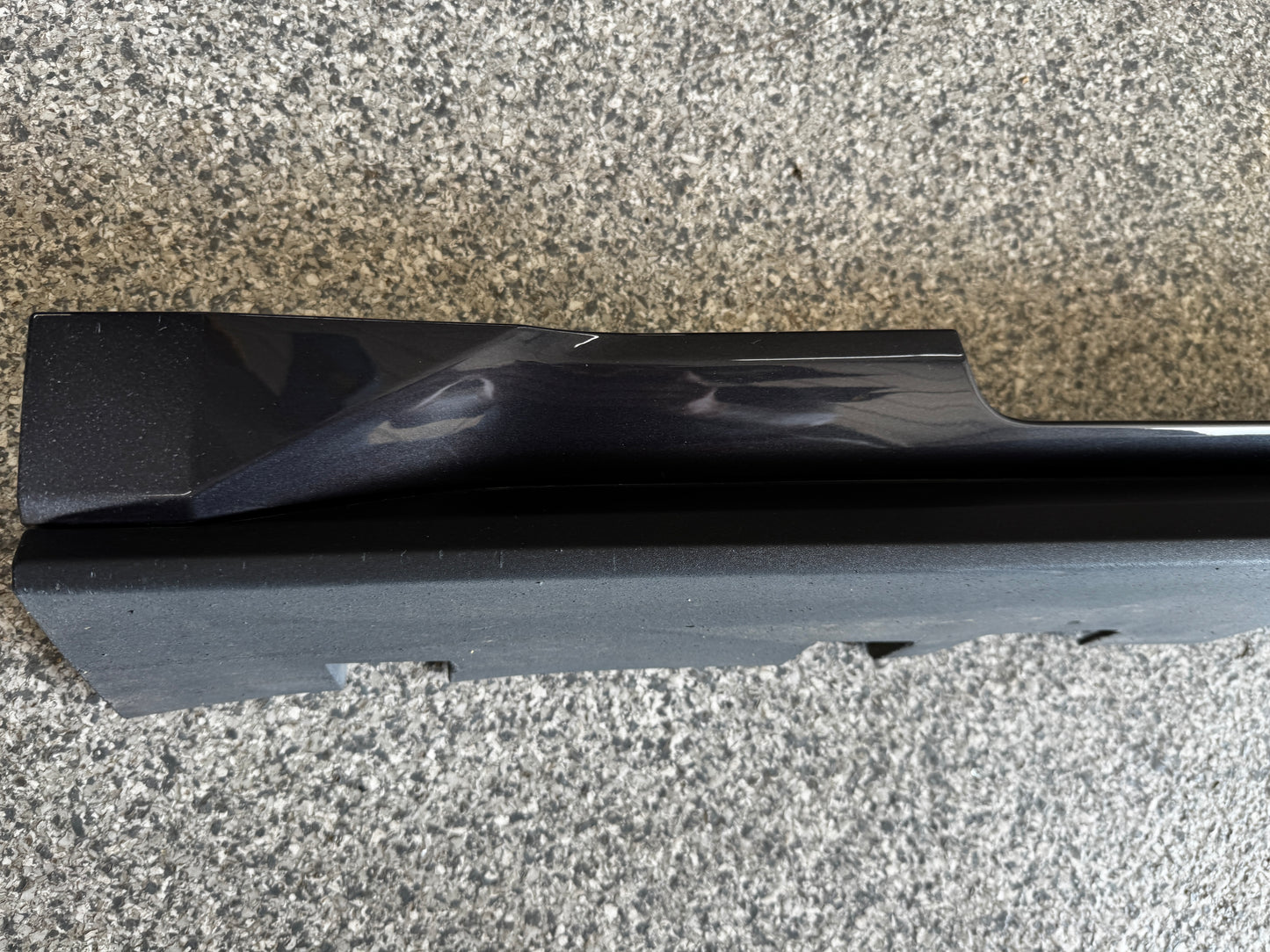 2024-2026 Ford Mustang GT LH Driver Side Skirt Molding "HY" - OEM