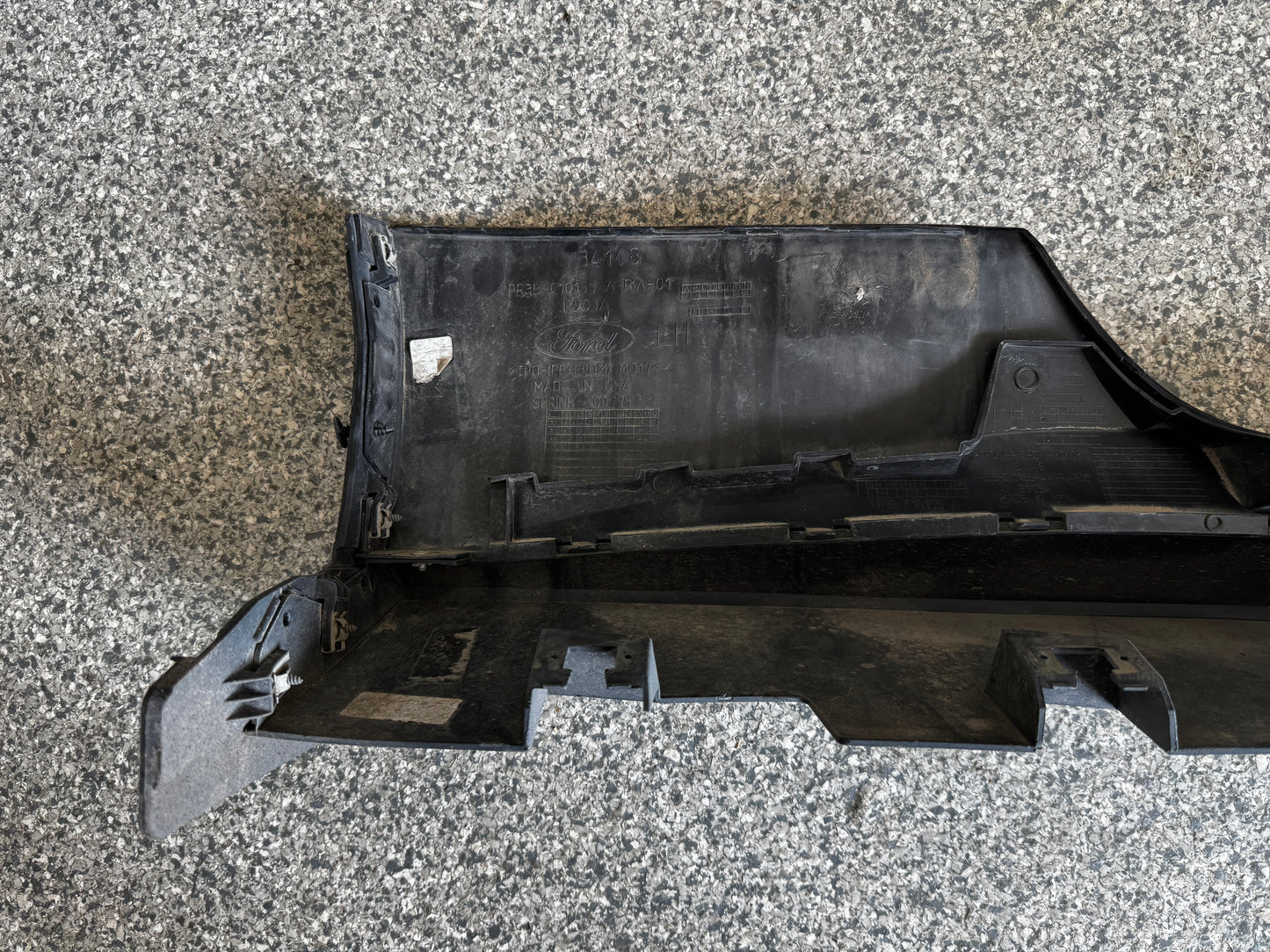 2024-2026 Ford Mustang GT LH Driver Side Skirt Molding "HY" - OEM