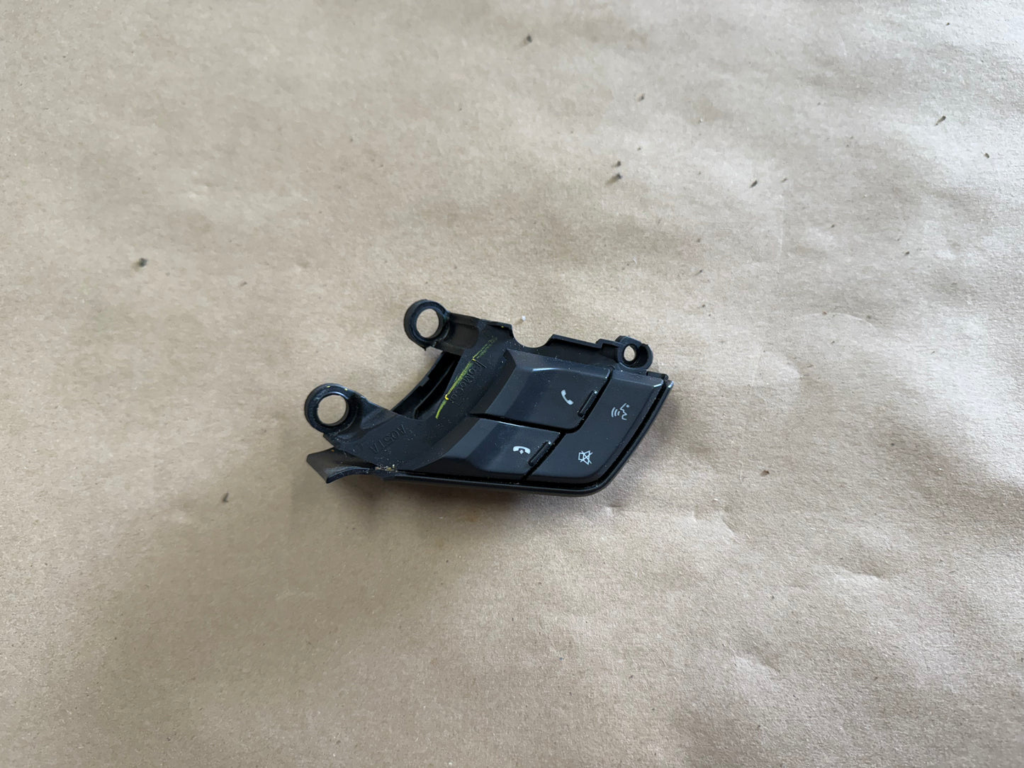 2015-2017 Ford Mustang GT RH Wheel Steering Button Sync Control