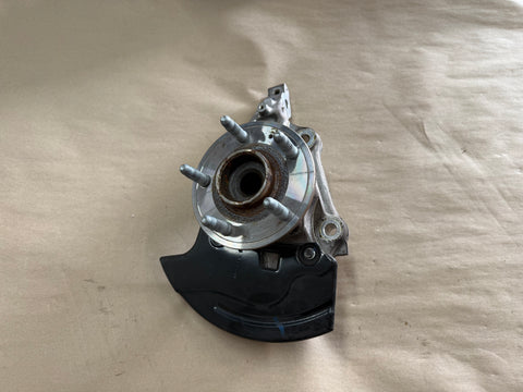 2010-2015 Chevrolet Camaro SS LH Driver Front Spindle Knuckle Hub GM