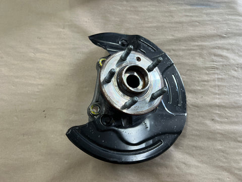 2010-2015 Chevrolet Camaro SS RH Passenger Side Front Spindle Knuckle Hub GM