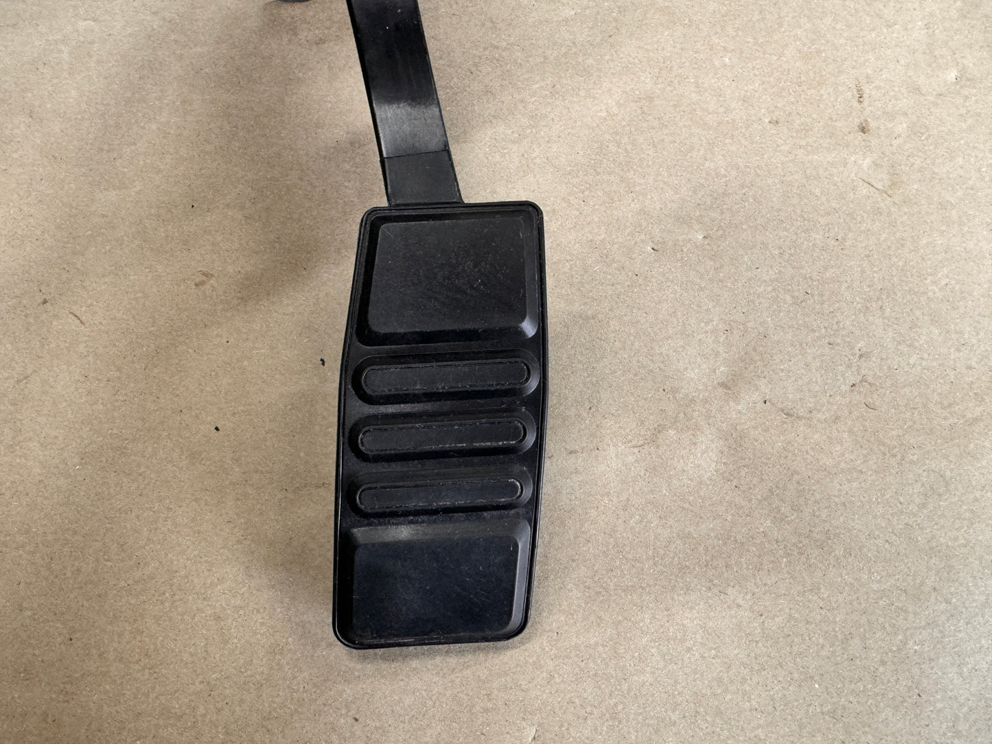 2024 Ford Mustang GT Automatic Brake Pedal Assembly Accelerator Pedals