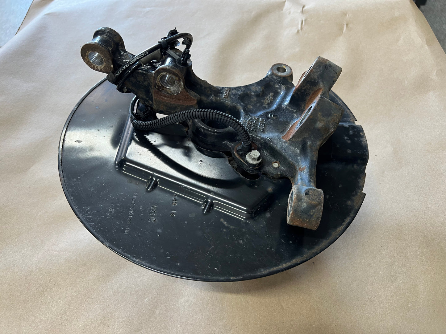 2015-2020 Ford Mustang 5.0L GT RH Passenger Side Front Spindle Knuckle Hub