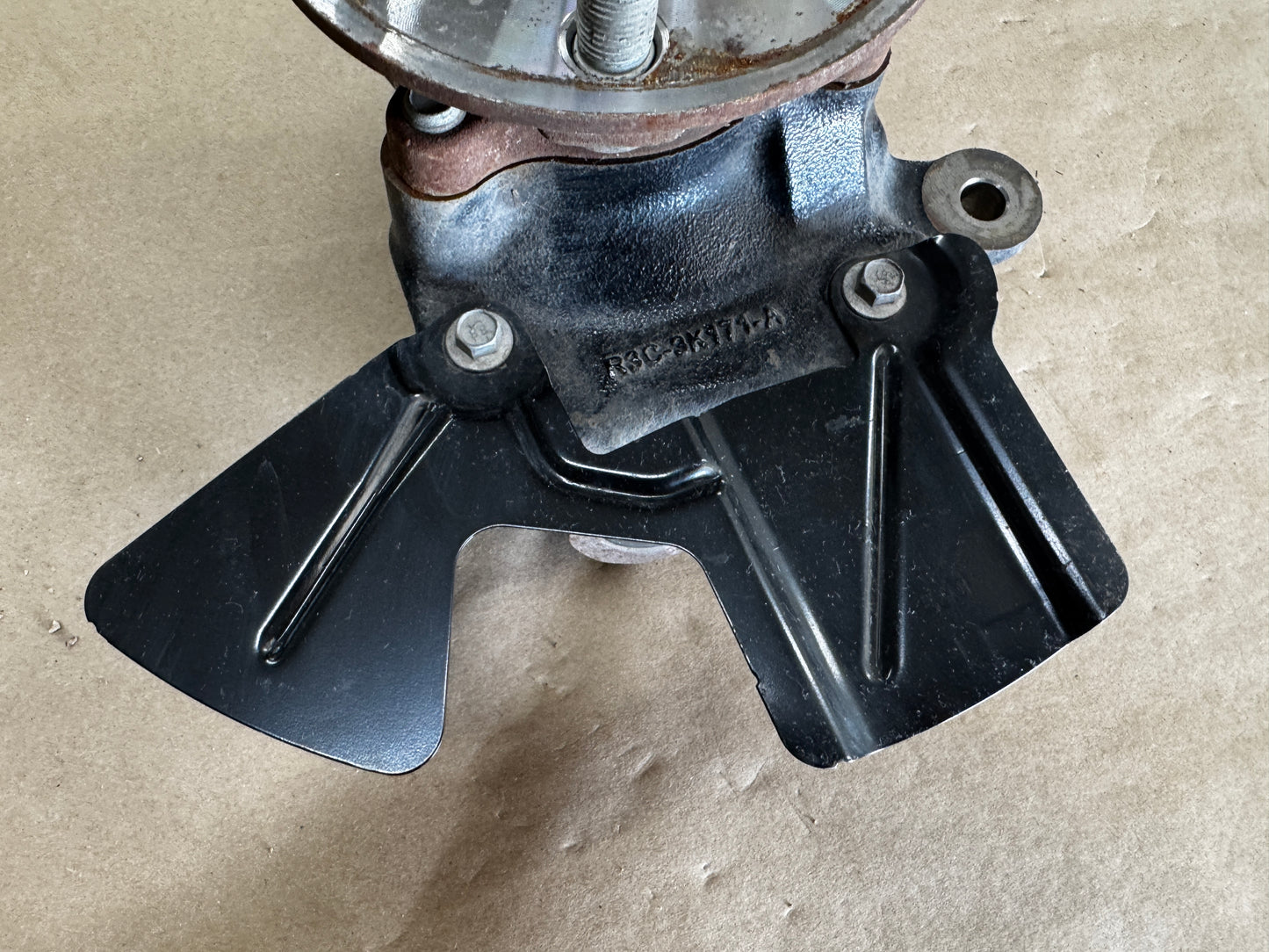 2024-2026 Mustang GT LH Driver Side Front Spindle Knuckle Hub 11k Miles
