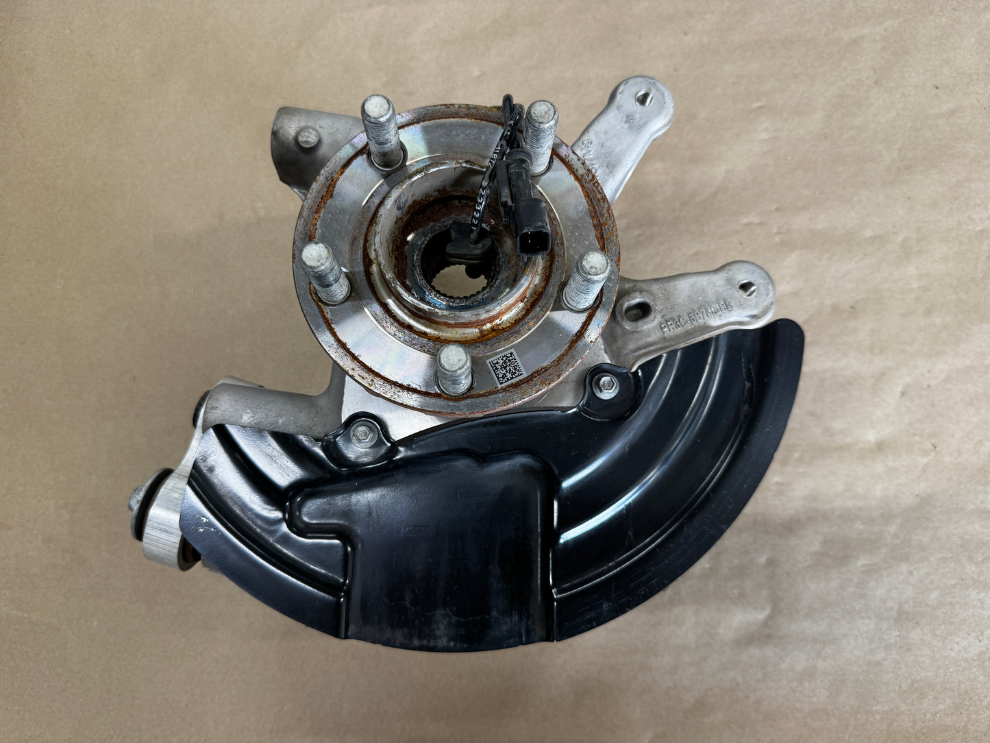 2024-2026 Ford Mustang GT LH Driver Side Rear Spindle Knuckle Hub - OEM