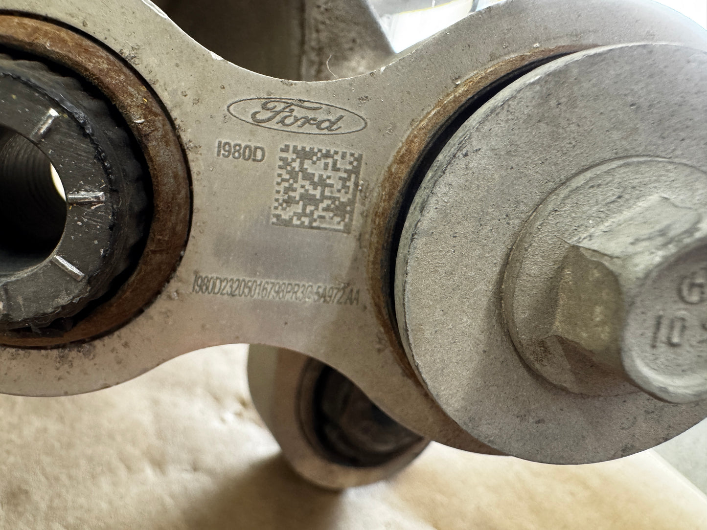 2024-2026 Ford Mustang GT LH Driver Side Rear Spindle Knuckle Hub - OEM