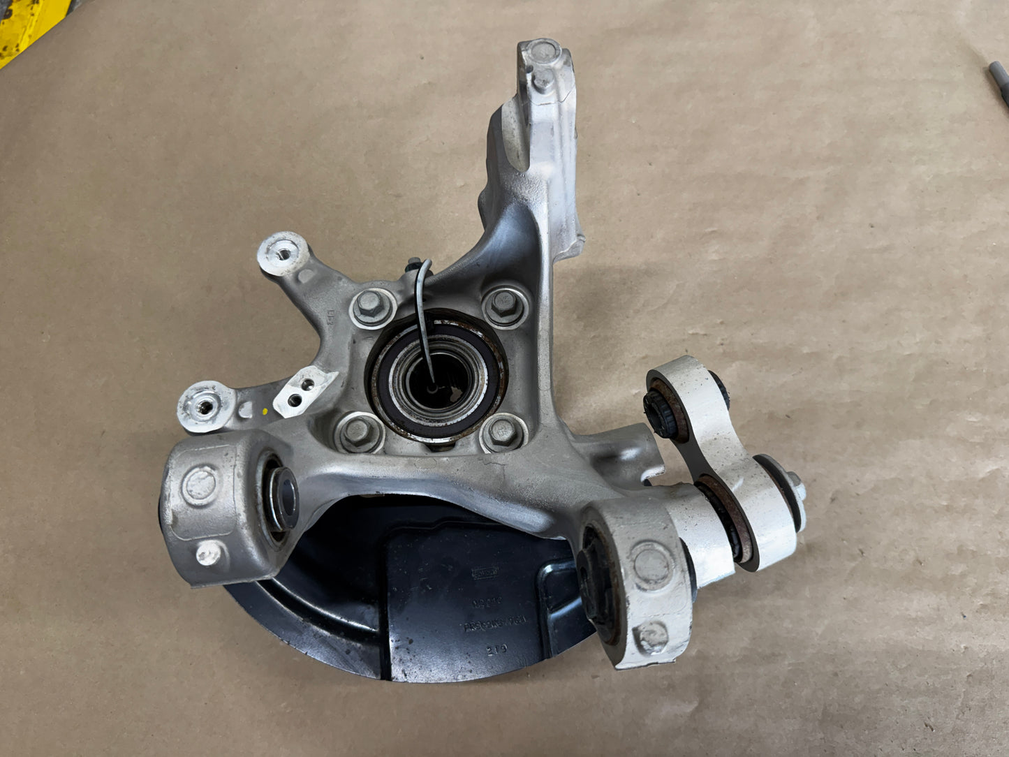 2024-2026 Ford Mustang GT LH Driver Side Rear Spindle Knuckle Hub - OEM