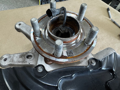 2024-2026 Ford Mustang GT RH Passenger Side Rear Spindle Knuckle Hub - OEM