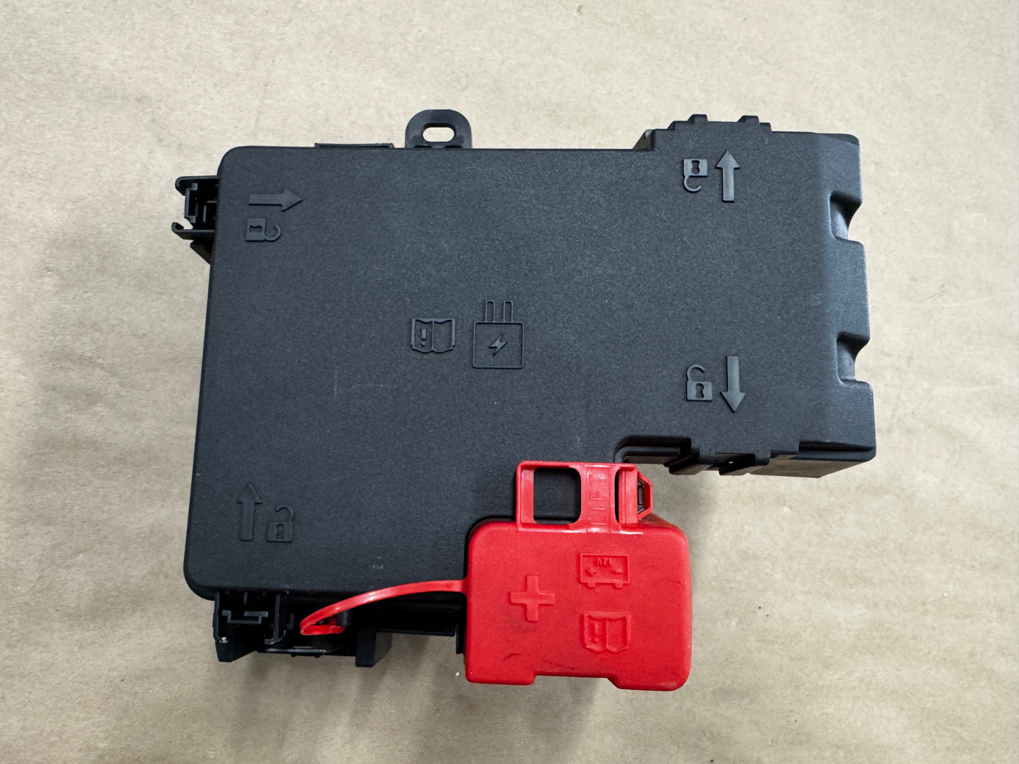 2024-2026 Ford Mustang GT Engine Bay Fuse Box Under Hood NO Damage