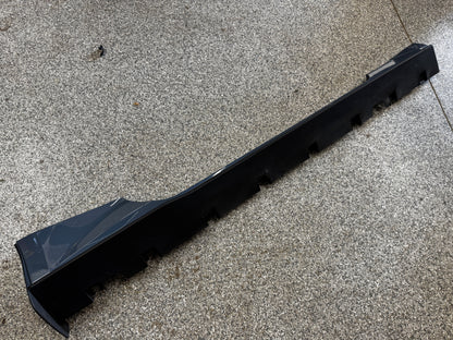 2024-2026 Ford Mustang GT RH Passenger Side Skirt Molding "K1" - OEM