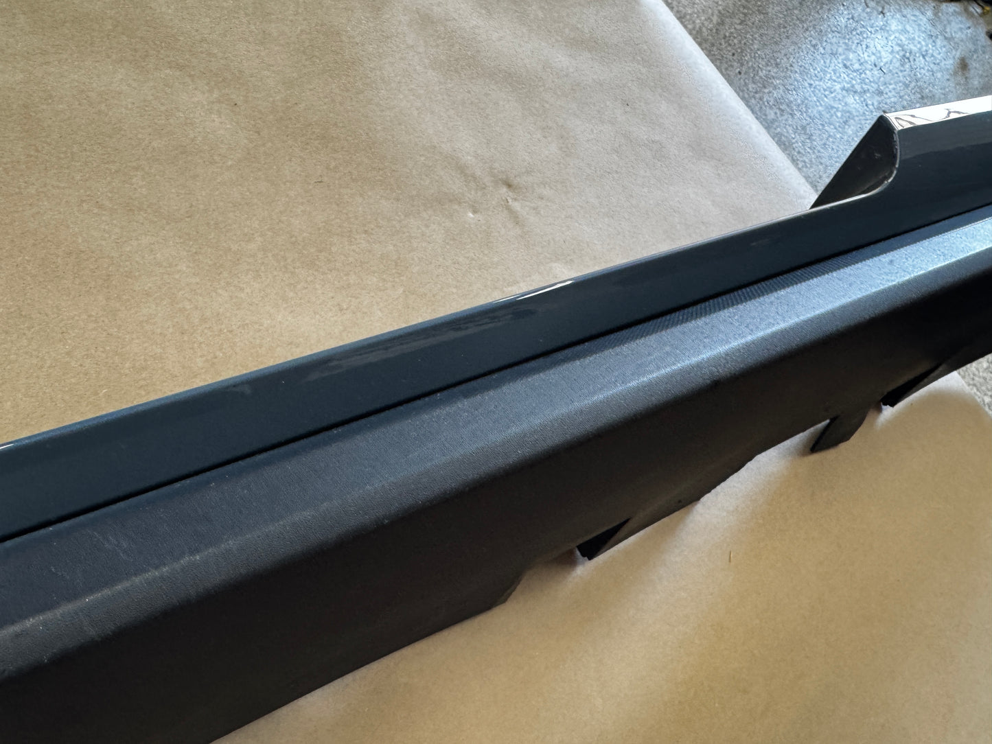 2024-2026 Ford Mustang GT RH Passenger Side Skirt Molding "K1" - OEM