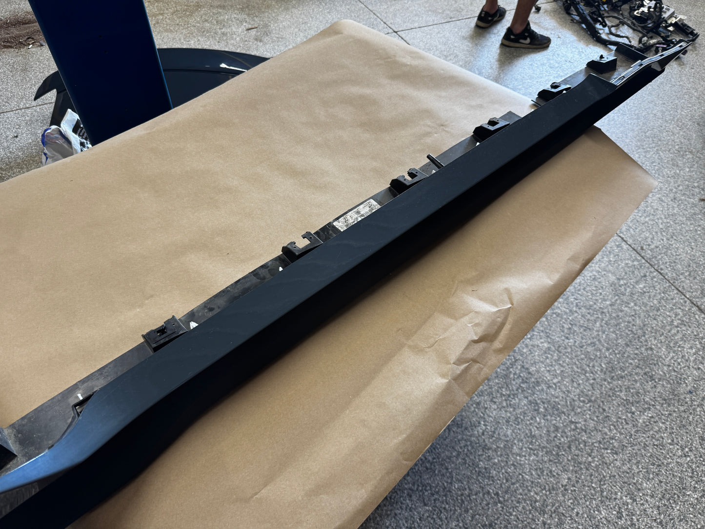 2024-2026 Ford Mustang GT RH Passenger Side Skirt Molding "K1" - OEM