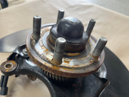 2015-2020 Ford Mustang 5.0L GT RH Passenger Side Front Spindle Knuckle Hub