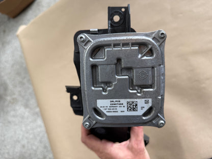 2016-2018 Chevrolet Camaro SS RH Passenger Side Fog Light "GM"