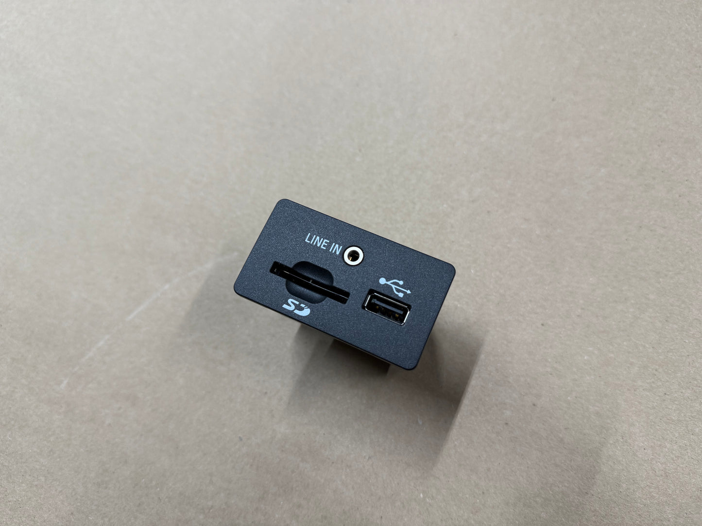 2015 Ford Mustang GT Ecoboost USB Port OEM 15-17