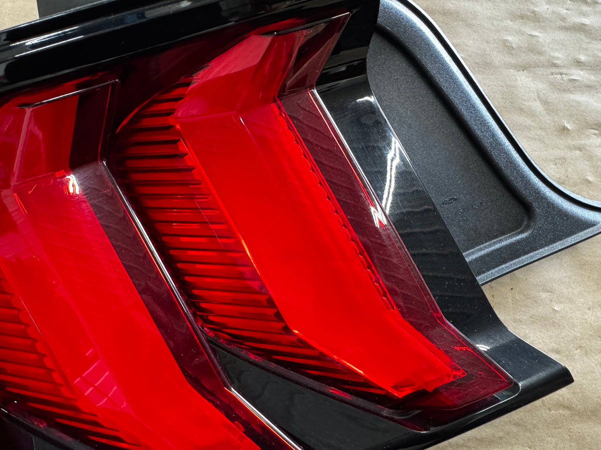2018-2023 Ford Mustang GT350 GT V6 EcoBoost Tail Light LH Driver Side LED