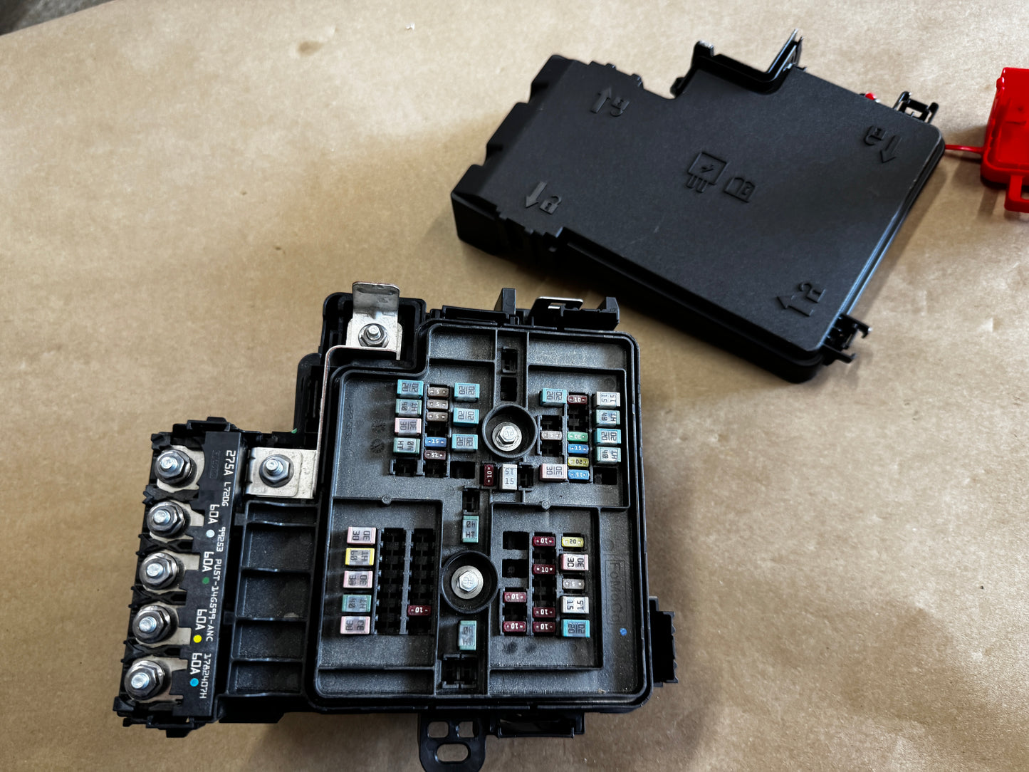 2024-2026 Ford Mustang GT Engine Bay Fuse Box Under Hood NO Damage