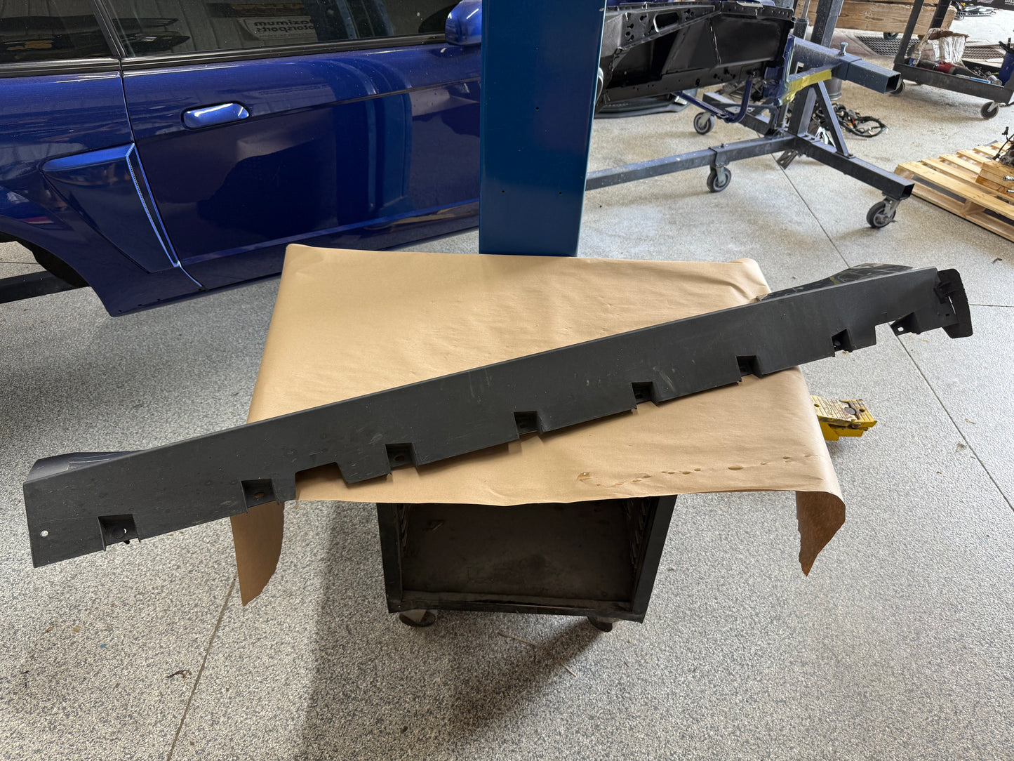 2015-2023 Mustang GT V6 LH Side Skirt Molding Driver Side "J7"