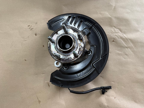 2016-2024 Chevrolet Camaro ZL1 SS RH Passenger Side Front Spindle Knuckle Hub GM