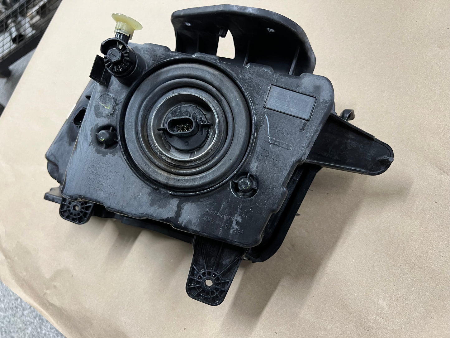 2010-2013 Chevrolet Camaro RH Passenger Side Headlight Halogen