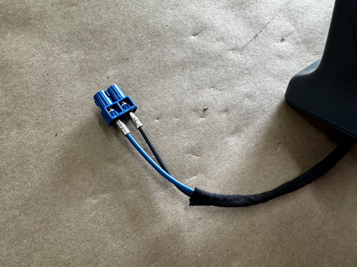2024-2025 Mustang GT Radio Antenna Shark Phin Style MB5T-19K351-BA "K1" - OEM
