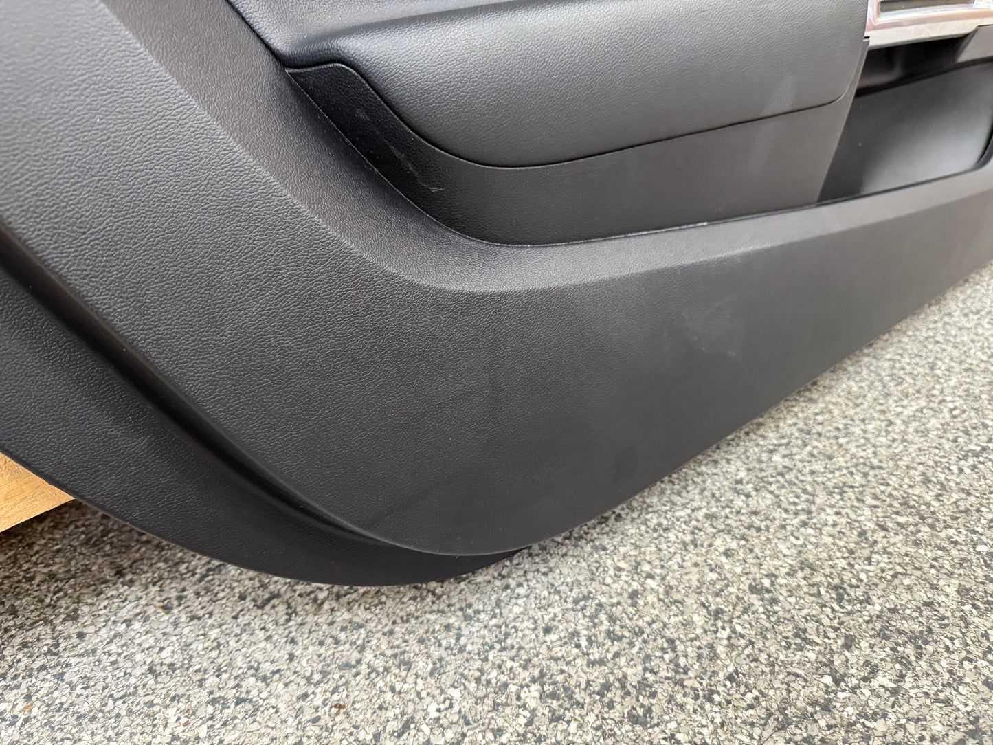 2018-2023 Ford Mustang GT LH Driver Leather Insert Door Panel Grey Stitching