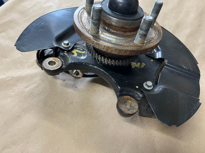 2015-2020 Ford Mustang 5.0L GT RH Passenger Side Front Spindle Knuckle Hub - OEM