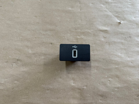 2018-2023 Ford Mustang USB Port OEM 16-17