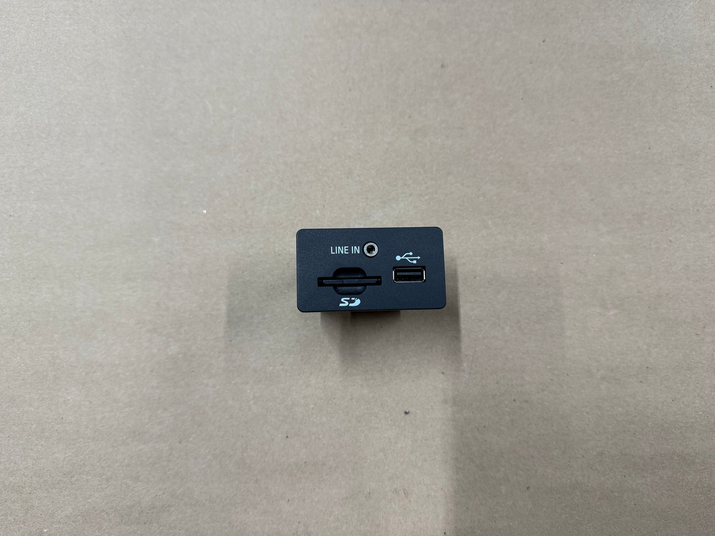 2015 Ford Mustang GT Ecoboost USB Port OEM 15-17